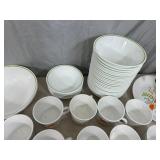 135 pc Set of Vintage Correlle Corning Wildflower China / Dish Set