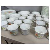 135 pc Set of Vintage Correlle Corning Wildflower China / Dish Set