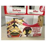 New Pack of 18 Ruby Space Triangles For Closet Organization