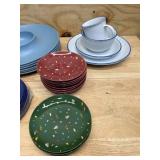 Assorted kitchenware