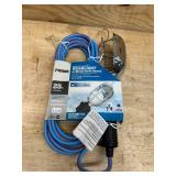 Prime Arctic Blue All-Weather 16/3 SJEOW Metal Guard Work Light with Outlet, 25-Feet