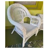 P - Vintage White Wicker Chair and Side Table Set