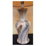 LR - Vintage Swirled Ceramic Table Lamp