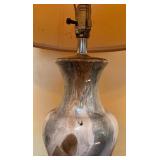 LR - Vintage Swirled Ceramic Table Lamp