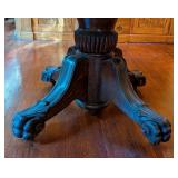 ML - Antique Round Oak Dining Table with Carved Paw Feet and 4 Leaves