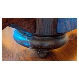 ML - Antique Round Oak Dining Table with Carved Paw Feet and 4 Leaves