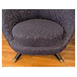 UL - Pair of Vintage Mid-Century Modern Egg Chairs