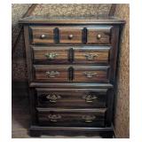 UL - Vintage Wooden Dresser with Brass Handles, 5 Drawers