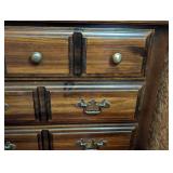 UL - Vintage Wooden Dresser with Brass Handles, 5 Drawers
