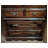 UL - Vintage Wooden Dresser with Brass Handles, 5 Drawers