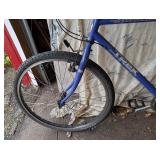 G - Trek 830 Mountain Track Bicycle with Rear Rack