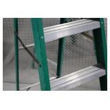 Keller 6 Ft Fiberglass Step Ladder, Type II, 225 Lb Load Rating