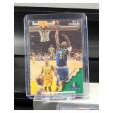 (12) Assorted Minnesota Timberwolves HOF Great "Kevin Garnett" NBA Basketball Cards