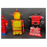 Fun and Unique Grouping of 5 Vintage and Modern Robots Assorted Lot