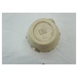 Resin Beige Wall Shelves; Vintage/Antique Style Ceramic Urn or Planter