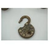 Vintage Brass Collectibles & Small Oil Lamp