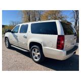 2013 CHEVROLET SUBURBAN LTZ *4x4 | No Accidents | 3rd Row* (NO RESERVE)