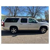 2013 CHEVROLET SUBURBAN LTZ *4x4 | No Accidents | 3rd Row* (NO RESERVE)
