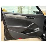 2015 VOLKSWAGEN PASSAT 1.8T SE (NO RESERVE)