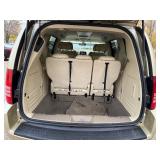 2010 CHRYSLER TOWN AND COUNTRY LIMITED *2 Owner* (NO RESERVE)