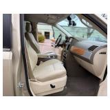 2010 CHRYSLER TOWN AND COUNTRY LIMITED *2 Owner* (NO RESERVE)