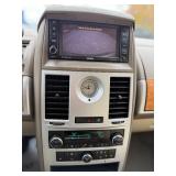 2010 CHRYSLER TOWN AND COUNTRY LIMITED *2 Owner* (NO RESERVE)