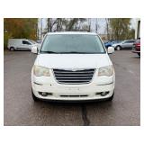 2010 CHRYSLER TOWN AND COUNTRY TOURING *No Accidents* (NO RESERVE)