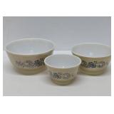 Set of 3 PYREX Nesting Bowls