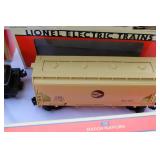 Lionel & Industrial Rail 7-Piece Rolling Stock Lot + Station Platform (w/Boxes)
