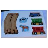Melissa & Doug Wooden Train Set – 3 Train Pieces + 8 Track Sections