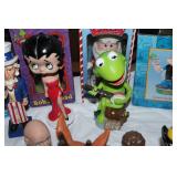 Entertainment Bobblehead/Nodder Collection – 22 Figures Including Looney Tunes, Archie, Popeye, Marvel & More