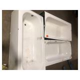 Lot of Assorted Bathtubs Some have Damage Various Models and Conditions    Customer Returns See Pictures