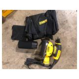 DEWALT 2.3 Amp Corded 1/4 Sheet Palm Grip Sander Kit with Contractor Bag  Customer Returns See Pictures