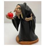 Est. 195.00 - $300.00 Disneys WDCC (SNOW WHITE AND THE SEVEN DWARFS) Witch  "Take The Apple Dearie" Figurine In Original Box With COA
