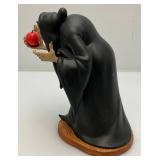 Est. 195.00 - $300.00 Disneys WDCC (SNOW WHITE AND THE SEVEN DWARFS) Witch  "Take The Apple Dearie" Figurine In Original Box With COA