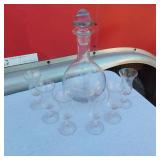 Glass Decanter Set including 1 Decanter and 6 Shot Glasses