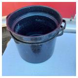 Enamel Cookware Pot and Roaster