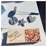 Cuisinart Cookie Press & Decorating Set, Pastry Shell & Rosette Molds, Various Decorating Accessories and Tools