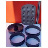 Wilton Non-Stick Holiday Cookie Pan, Round Cake Pans