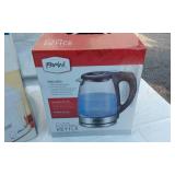 Oster Juice Extractor (used) and Parini Electric Kettle (New)