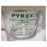 PTRY - Collection of 5 Glass Measuring Cups and Williams Sonoma Stainless Measuring Spoons