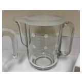 PTRY - Collection of 5 Glass Measuring Cups and Williams Sonoma Stainless Measuring Spoons