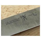 PTRY - J.A. Henckels Set of 4 Steak Knives with Wood Cutting Board