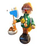 D - Set of 4 Vintage Nut Crackers including German Erzgebirge