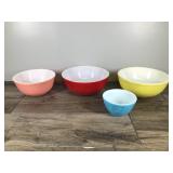 Lot of 4 - Vintage Pyrex Bowls