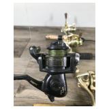 Lot of 4 Ice Fishing Rod & Reels with String and ready to go fishing