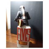 1977 McCormick musical porcelain Elvis Presley liquor decanter