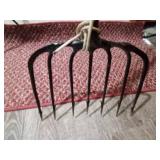Vintage 8 tine spear