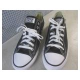 (BS) Pair of Converse All Star Shoe...