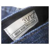 (CS) 5 Pair of Assorted Jeans - Wra...